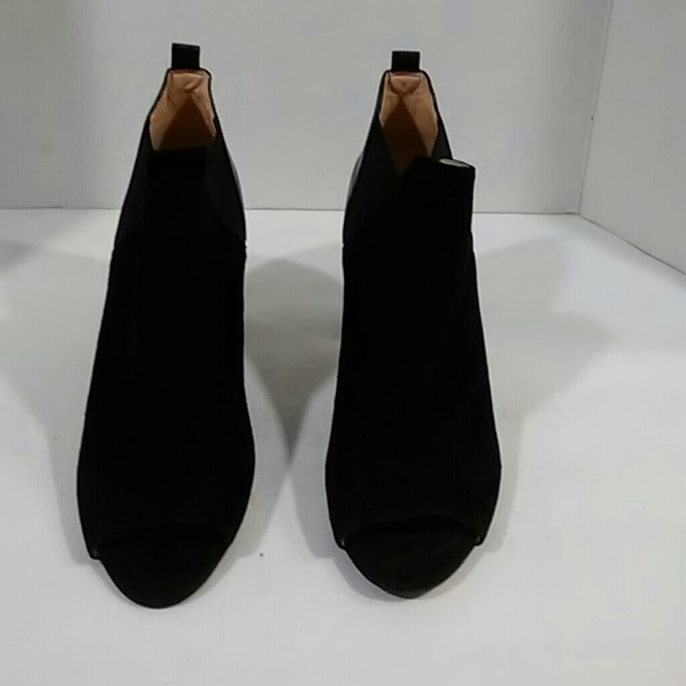 Marc Fisher 9 1/2 M black open toe ankle boot